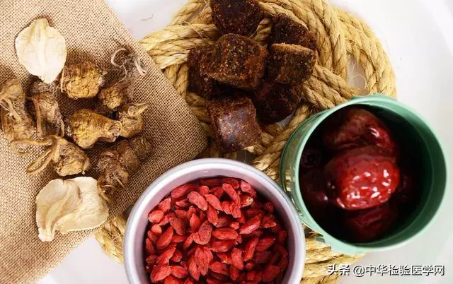 婦產科主任:每天一碗四紅補血粥,痛經、宮寒全走了,一身輕鬆!