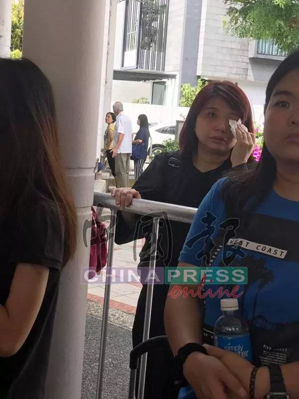 馮偉衷靈堂上 排隊向馮偉衷獻上最後心意