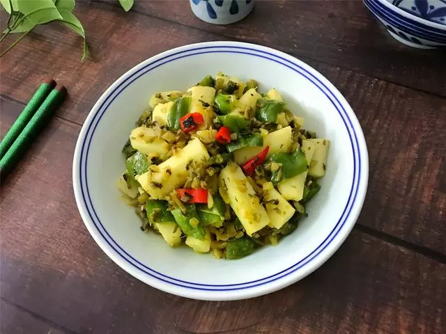 山藥這樣做,比大魚大肉都好吃,鮮美下飯,我家隔三差五做一次