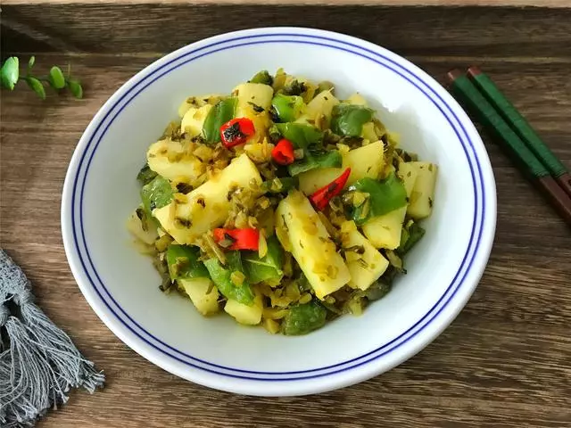 山藥這樣做,比大魚大肉都好吃,鮮美下飯,我家隔三差五做一次