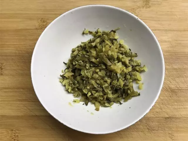 山藥這樣做,比大魚大肉都好吃,鮮美下飯,我家隔三差五做一次