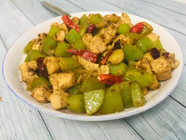 萵筍和「這種肉」一起炒是絕配,補鈣營養對牙好