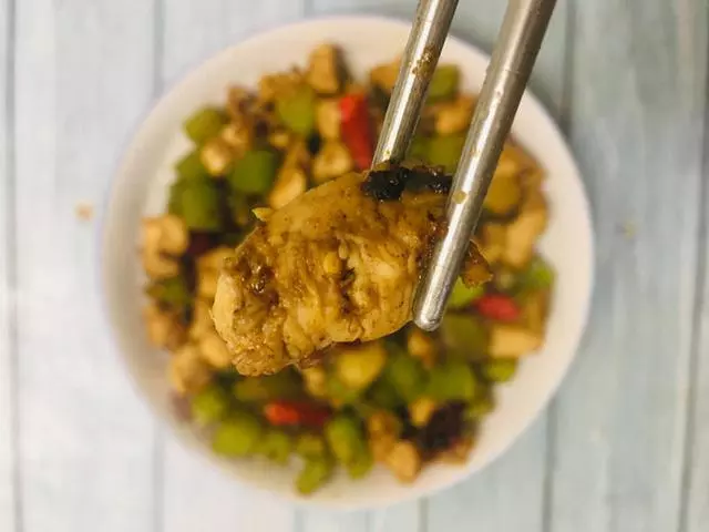 萵筍和「這種肉」一起炒是絕配,補鈣營養對牙好