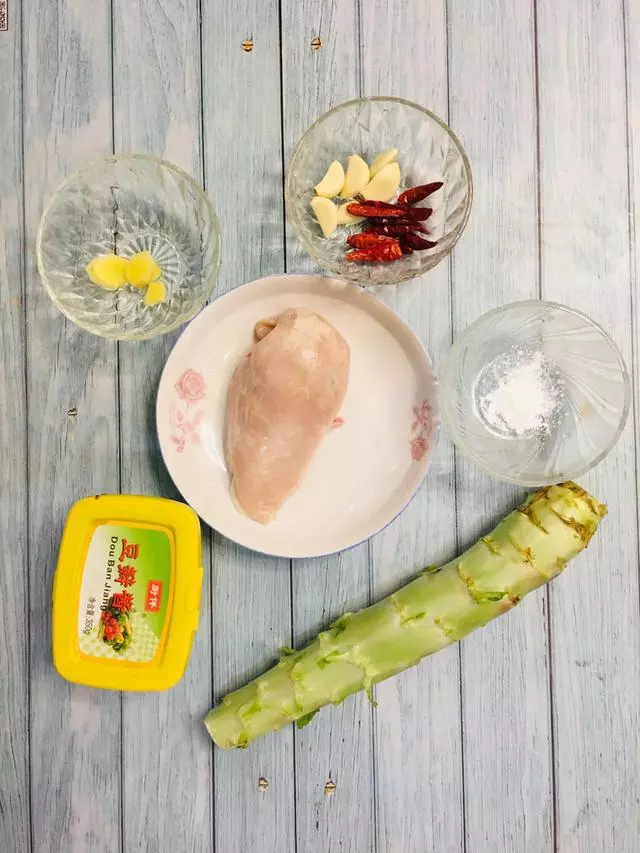 萵筍和「這種肉」一起炒是絕配,補鈣營養對牙好