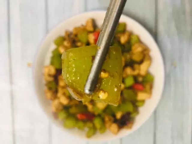萵筍和「這種肉」一起炒是絕配,補鈣營養對牙好