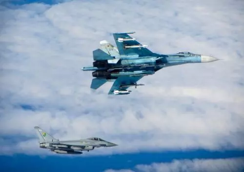 越南印度空軍全面敗北:英國颱風戰機緊急部署出口 殲10怕它嗎?
