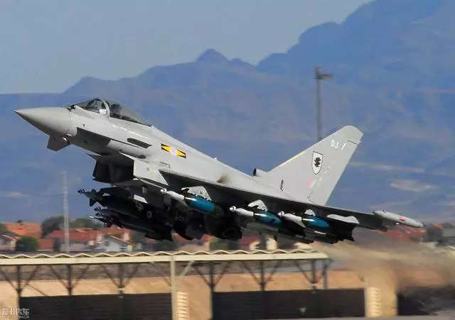 越南印度空軍全面敗北:英國颱風戰機緊急部署出口 殲10怕它嗎?