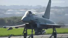 越南印度空軍全面敗北:英國颱風戰機緊急部署出口 殲10怕它嗎?