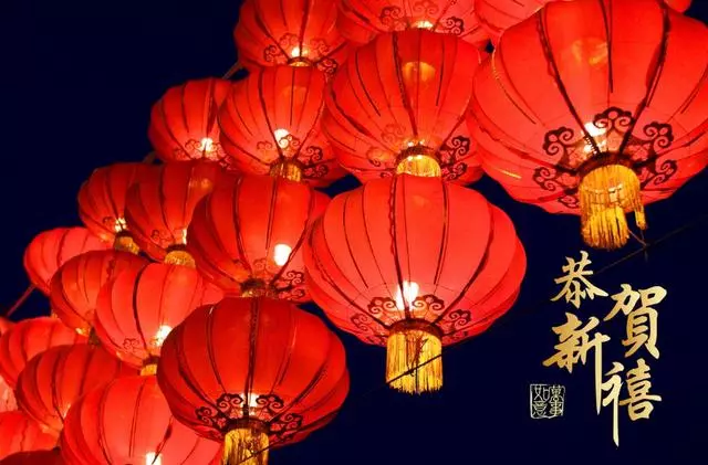 除夕一大早,一定要【拿起掃把向門外掃三下!】保全家整個豬年掃黴運,接鴻運