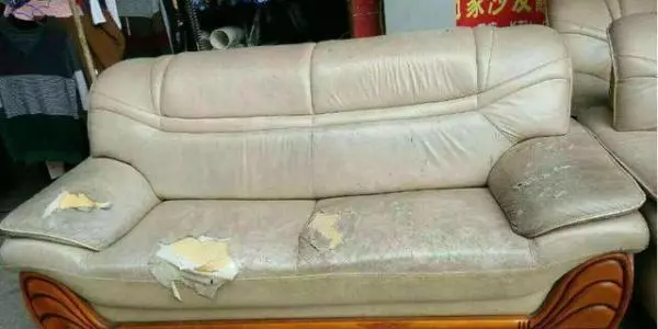丈夫犯事坐牢,妻子十年不離不棄,出獄後看了眼沙發,和妻子離婚