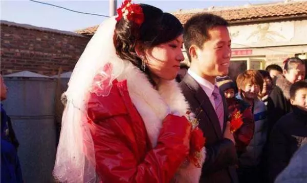 婆婆讓我搬走卻把小姑子接來坐月子,老公對婆婆說:賣房子吧!