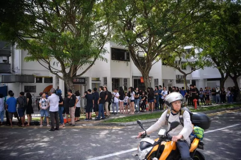 眾人排隊見馮偉衷最後一面!藝人前來致哀,哭成淚人... 「請叫我馮太」 胡佳琪希望馮偉衷託夢給她~
