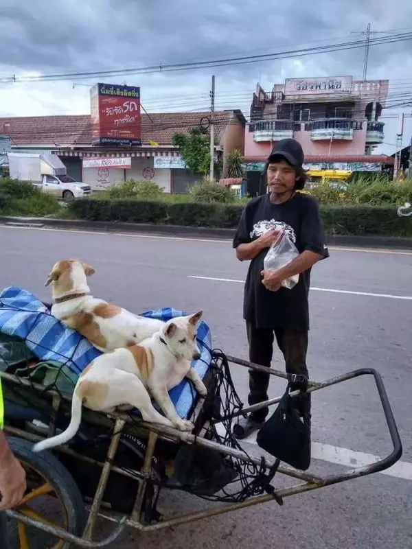 泰國癡情男帶著女友骨灰,步行1541公里!只為了當初的誓言,讓人都忍不住幫他加油打氣!