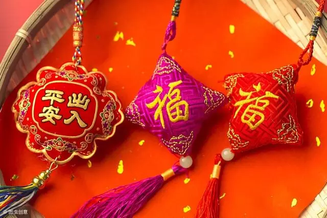 簡訊拜年賀詞大全!2019年豬年春節最實用,暖心的問候送出去