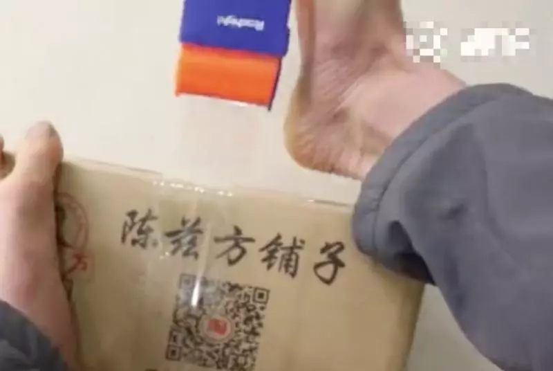 「你強了,困難就弱」無臂青年用「雙腳」經營百萬店,帶領鄉親脫貧致富!