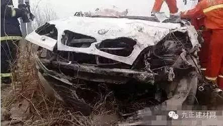 明星藝人借車出大事了,一夜欠債三千萬!血淋淋的教訓,大家都看看吧!