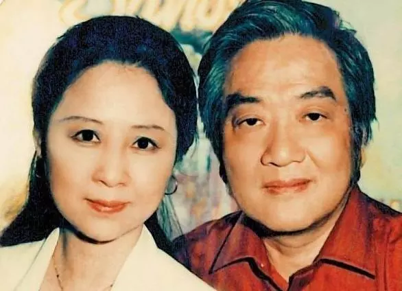 師生戀意外懷孕,想打胎卻發現龍鳳胎,生下的女兒家喻戶曉