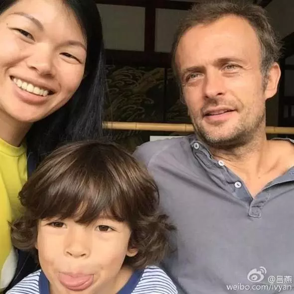 她被封「中國第一醜模」卻站上國際!嫁給超帥法國老公「5歲混血兒子帥到酸民全閉嘴」!