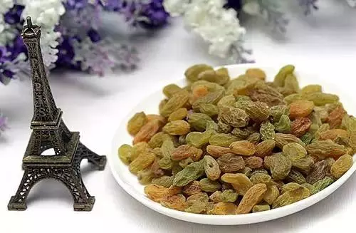 一直把葡萄乾當零食吃,現在才知道,原來我的病都是因為它才改善的!