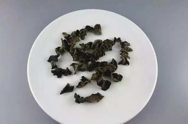 2分鐘把幹香菇變軟,就連黑木耳也一樣,太實用了