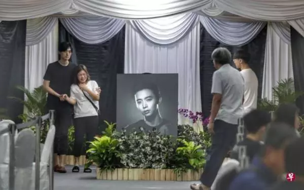 【馮偉衷走了】至親悲慟落淚,大家都心碎了……如今白髮人送黑髮人,情何以堪!