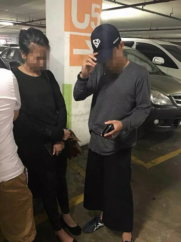 男子帶懷孕妻子偷竊車內財物被發現,車主的舉動讓人點贊!
