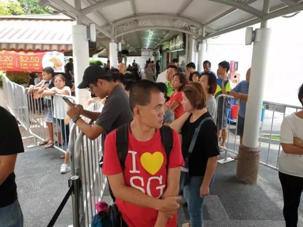 胡佳琪戴墨鏡抵靈堂 一見陳漢瑋就哭了