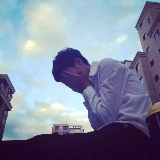 老婆,我每月工資兩萬,你讓我媽住養老院太過分了