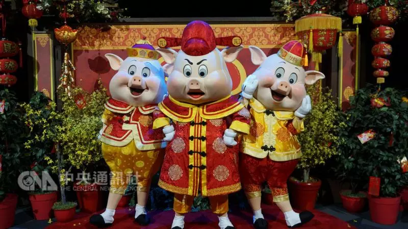美國迪士尼也過農曆年 遊行表演最重視互動 