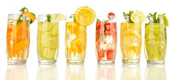 「檸檬」用「冷水」還是「熱水」泡才有養生效果?許多人喝了幾十年都喝錯了!