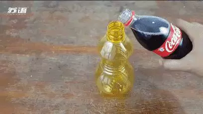 牙膏加到白醋里太厲害了,放一次能幫家裡省下很多錢,太實用了