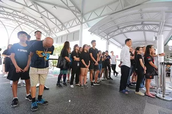 【馮偉衷走了】軍隊兄弟都來了,送偉衷最後一程!