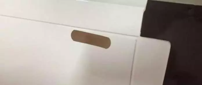 睡前在床頭貼一個創可貼太厲害了,解決了家家戶戶最大的難題,看完你會感謝我!