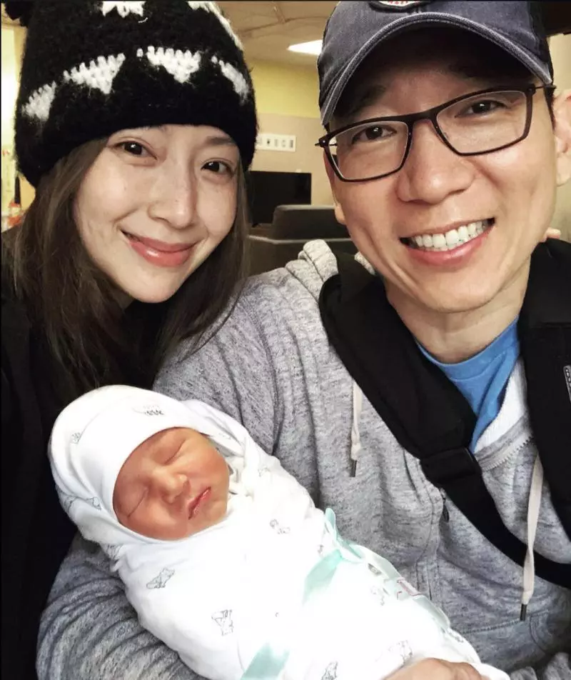 老公兒子出國了!隋棠「帶2歲女兒上班」萌翻員工,乖巧小動作「曝完美家教」網讚爆:這超重要!