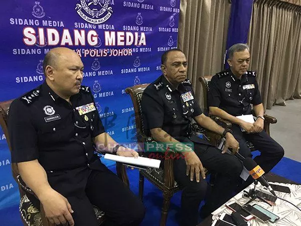 摩哆在彭亨註冊 警大追捕「裸騎士」