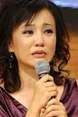 還記得「被沈玉琳狠甩」的佩真嗎?消失10年如今與「化妝品富商」戀情曝光!原來他竟是...