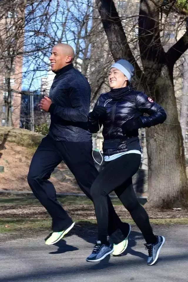 身家超過200億的54歲富婆!「每周跑步4次」從未停下腳步:因為自律所以富有!