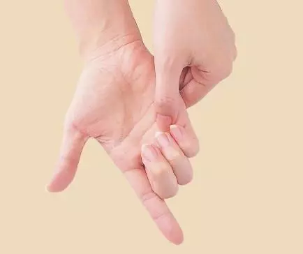 胸痛胸悶好難受!中醫師:按5穴道緩和胸痛