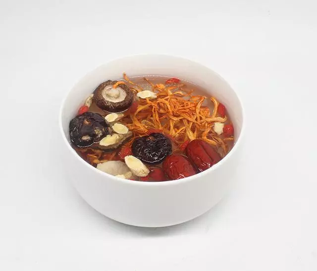 這菜和胃疼是冤家,煎湯或者泡水喝,養胃效果可能比「藥」好