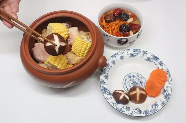 這菜和胃疼是冤家,煎湯或者泡水喝,養胃效果可能比「藥」好