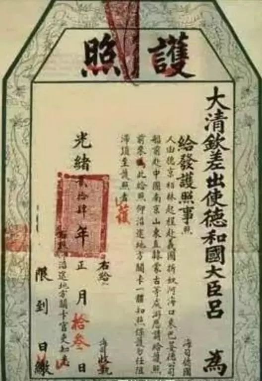 22張「扭轉歷史真相」的有趣照片 當年的英國女皇得當兵、歐巴馬只會打籃球!
