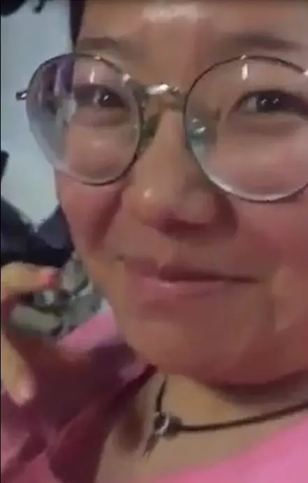 抖音小鄧子棋無辜大眼秒收宅男心 卻被「朋友鏡頭出賣」真面目惹哭社會大眾!