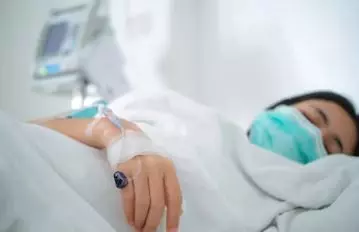 最無助童年陰影!身體一有變化就被拎去醫院 20年後才發現「真正生病的根本是媽媽」