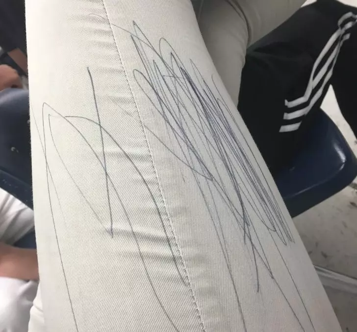 刮腿毛卻拆了水龍頭!22張自己都無語的「衰人真事」 頭髮夾進公車扶手太驚悚...