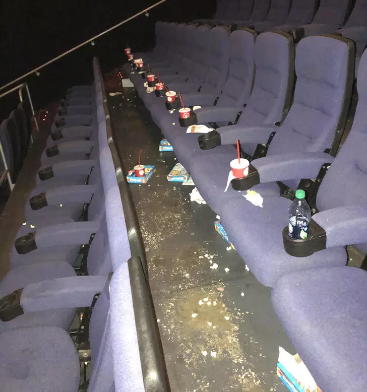 20種「應該被逐出地球」的可惡行為 用飛機冷氣吹乾內褲是沒遇過壞人?