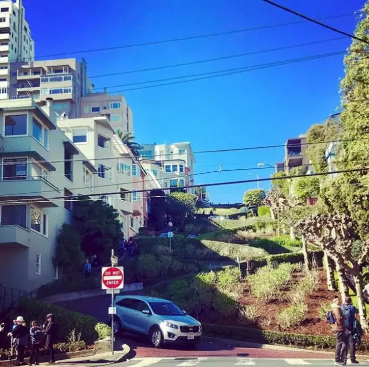 10張讓你瞬間不羨慕「老是在國外過節的富二代」 現實場景根本只是路人多的廢墟!