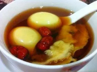 【老醫師不小心透露的秘方】女人一周喝2次,55歲像20歲,年輕又漂亮。