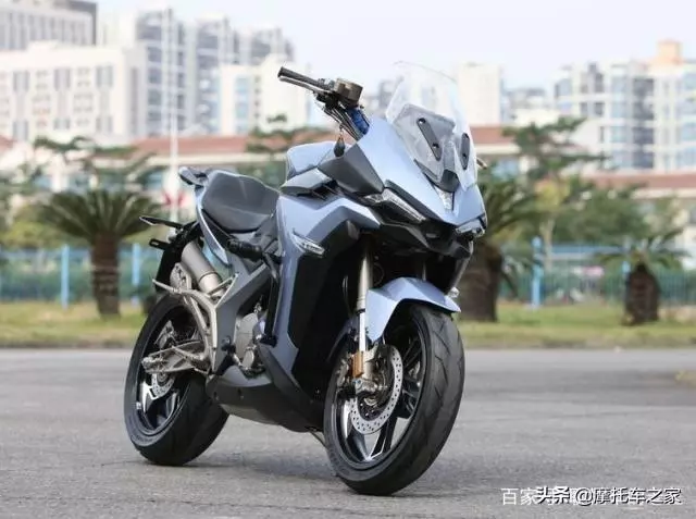 國產旅行摩托車,標配ABS和無鑰匙啟動,是你喜歡的菜嗎?
