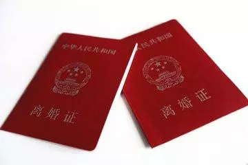 再婚後接女兒來家住,女兒晚上總說冷,看到女兒的被子,淚目