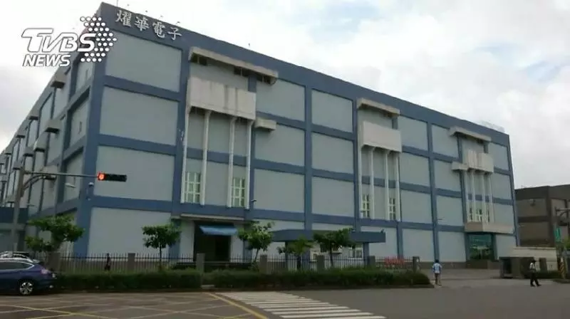 燿華工程師為救人「一個一個跳下去」釀4死!隔天老闆竟「這樣處理」...網友轟:人命不值錢!